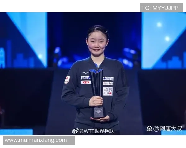 女球星挑战极限光脚踢足球视频引发热议展现惊人技艺与勇气 女球星挑战极限光脚踢足球视频引发热议展现惊人技艺与勇气